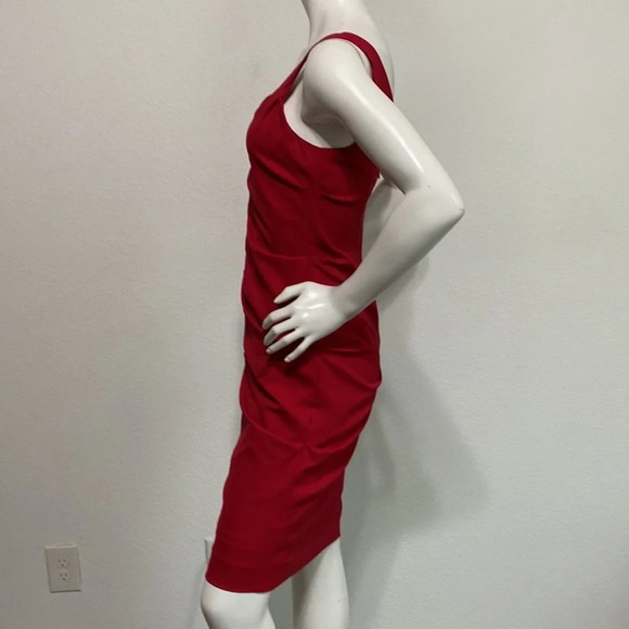 Nicole Miller Red Front Keyhole Ruched 95% Silk Above Knee Dress Size 8 - Picture 6 of 9